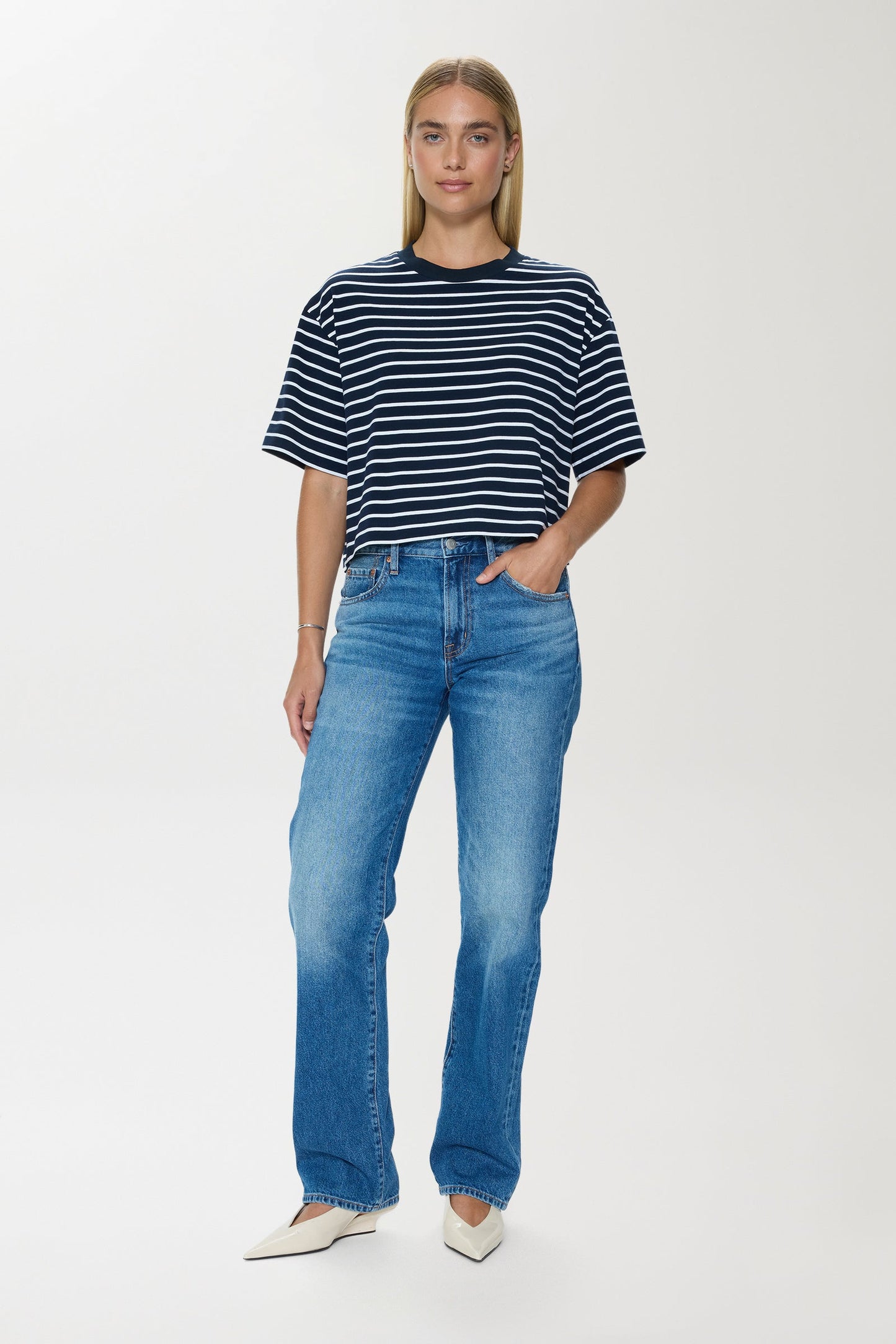 Allostudios – Mae Cropped T-shirt - Navy/Hvid Stribet