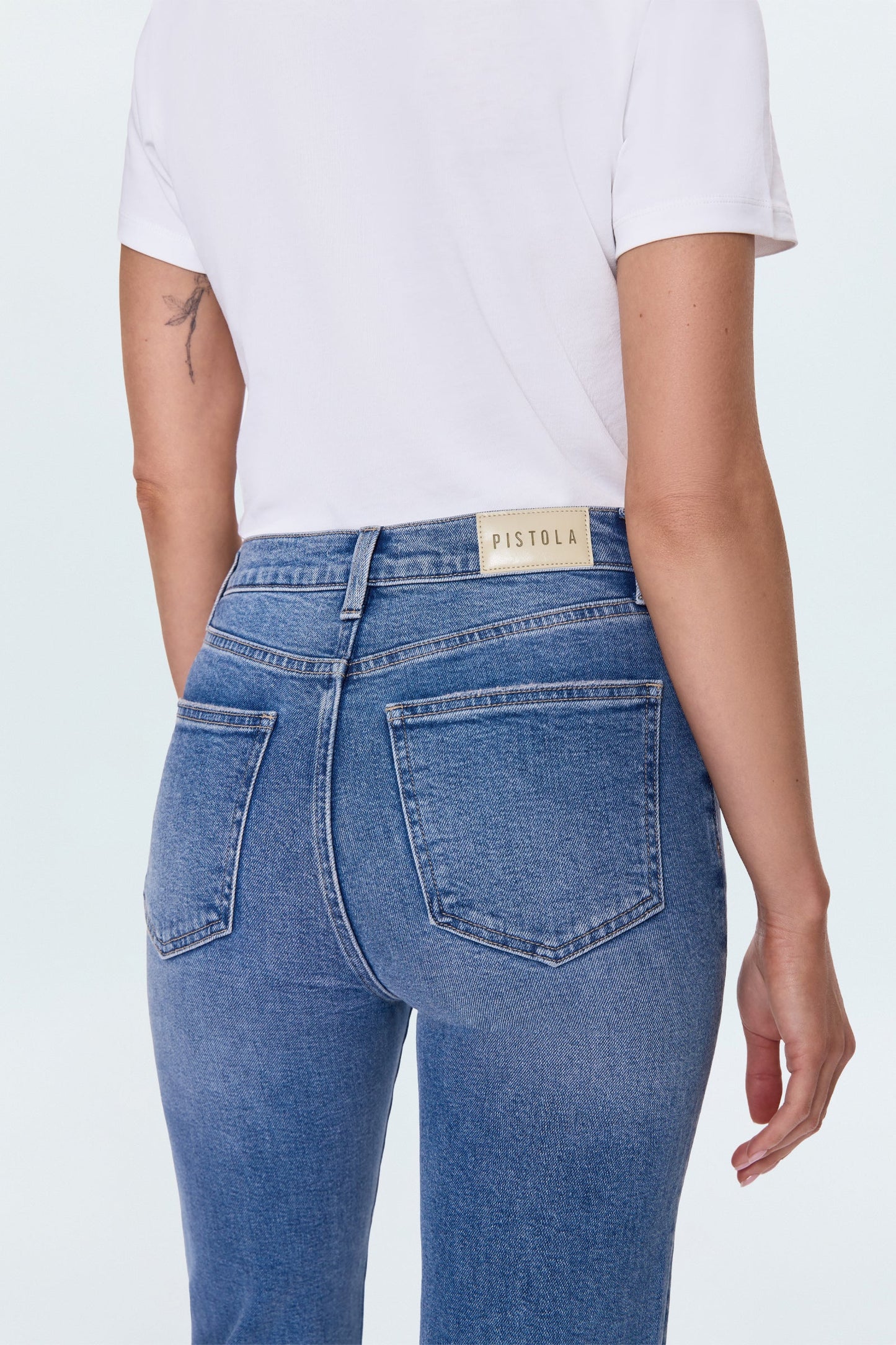 Allostudios – Petite Evie Højtaljede Slim Boot Jeans - Mellemblå