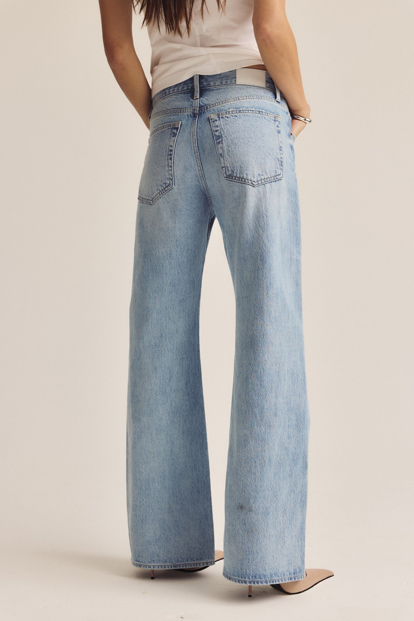 Allostudios PETITE Larsen Afslappede Flare Jeans - Mellemblå Vintage
