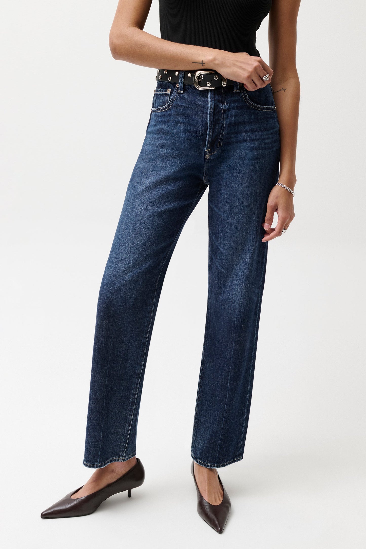 Allostudios – PETITE Cassie Super Højtaljede Straight Jeans - Mørkeblå Denim