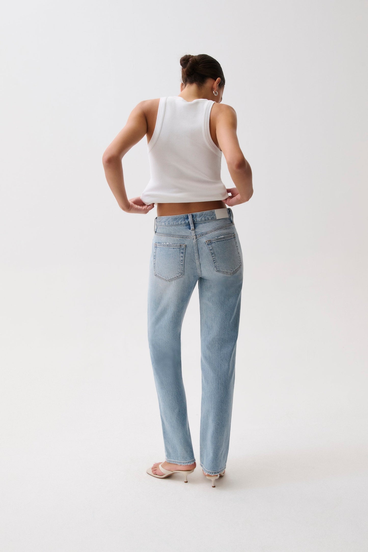 Allostudios – Issa Mellemhøje Relaxed Straight Jeans - Vintage Mellemblå