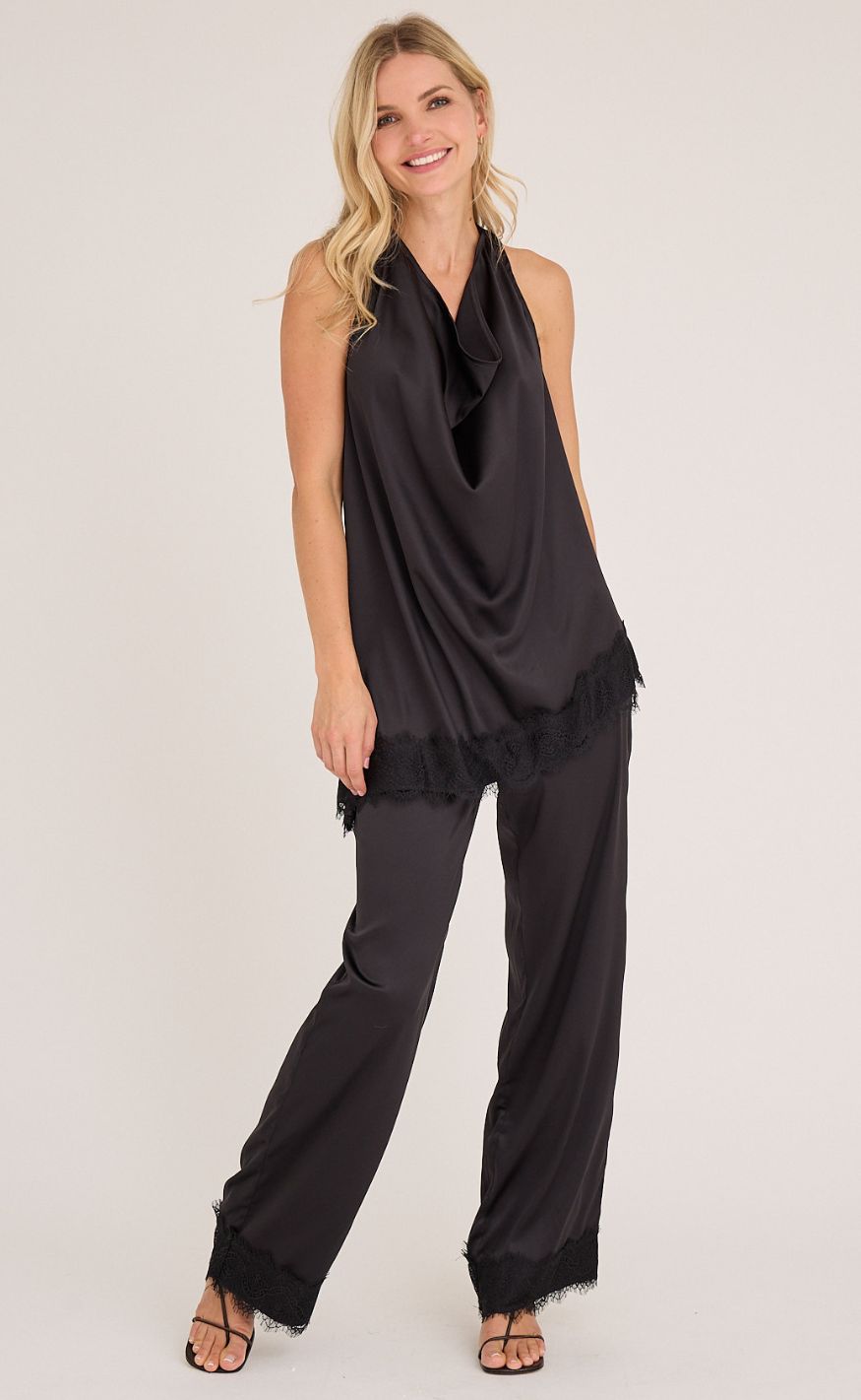 A-View Top - Katti Asymetric - Black - allostudios