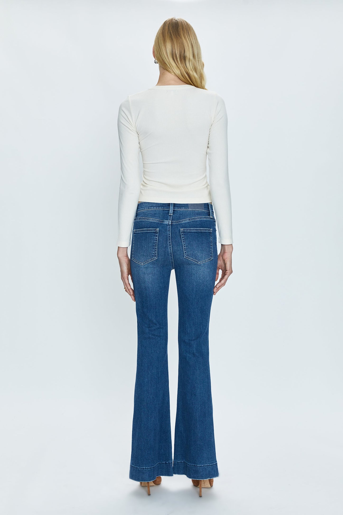 Allostudios – Kinsley Mid Rise Ultra Flare Jeans - Mellemblå Denim