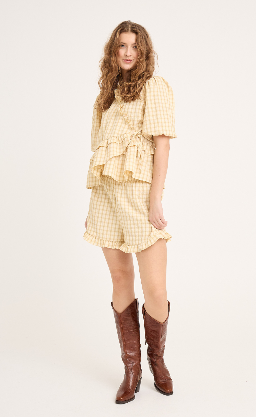 A-View Shorts - Aulina - Pale Yellow - allostudios