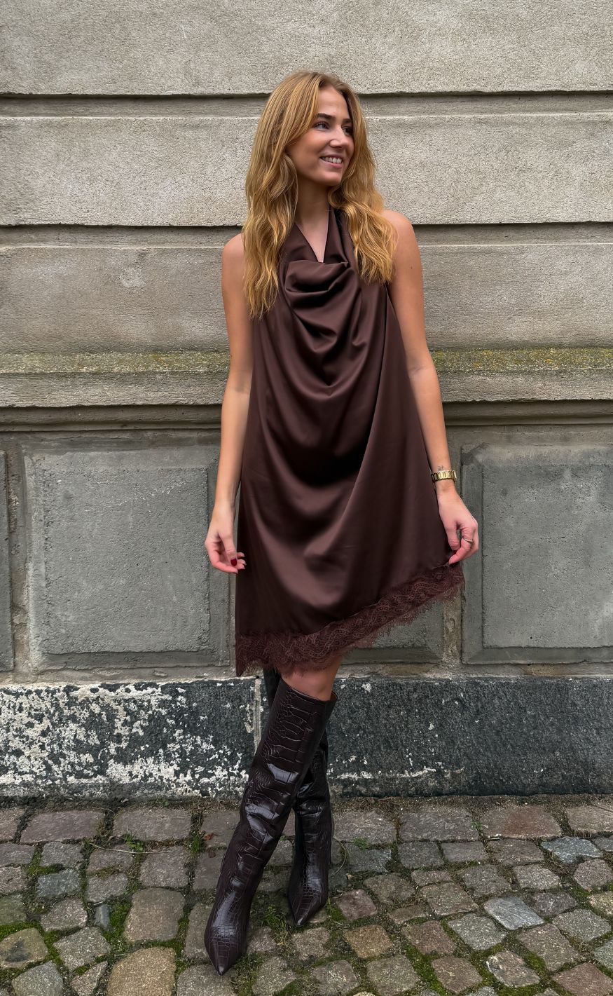 A-View Kjole - Katti Asymetric - Dark Brown - allostudios