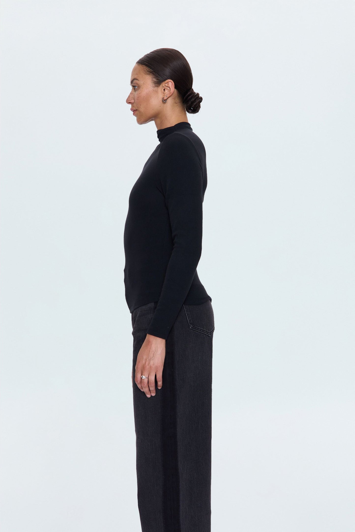 Allostudios – Dara Langærmet Funnel Neck Top - Sort