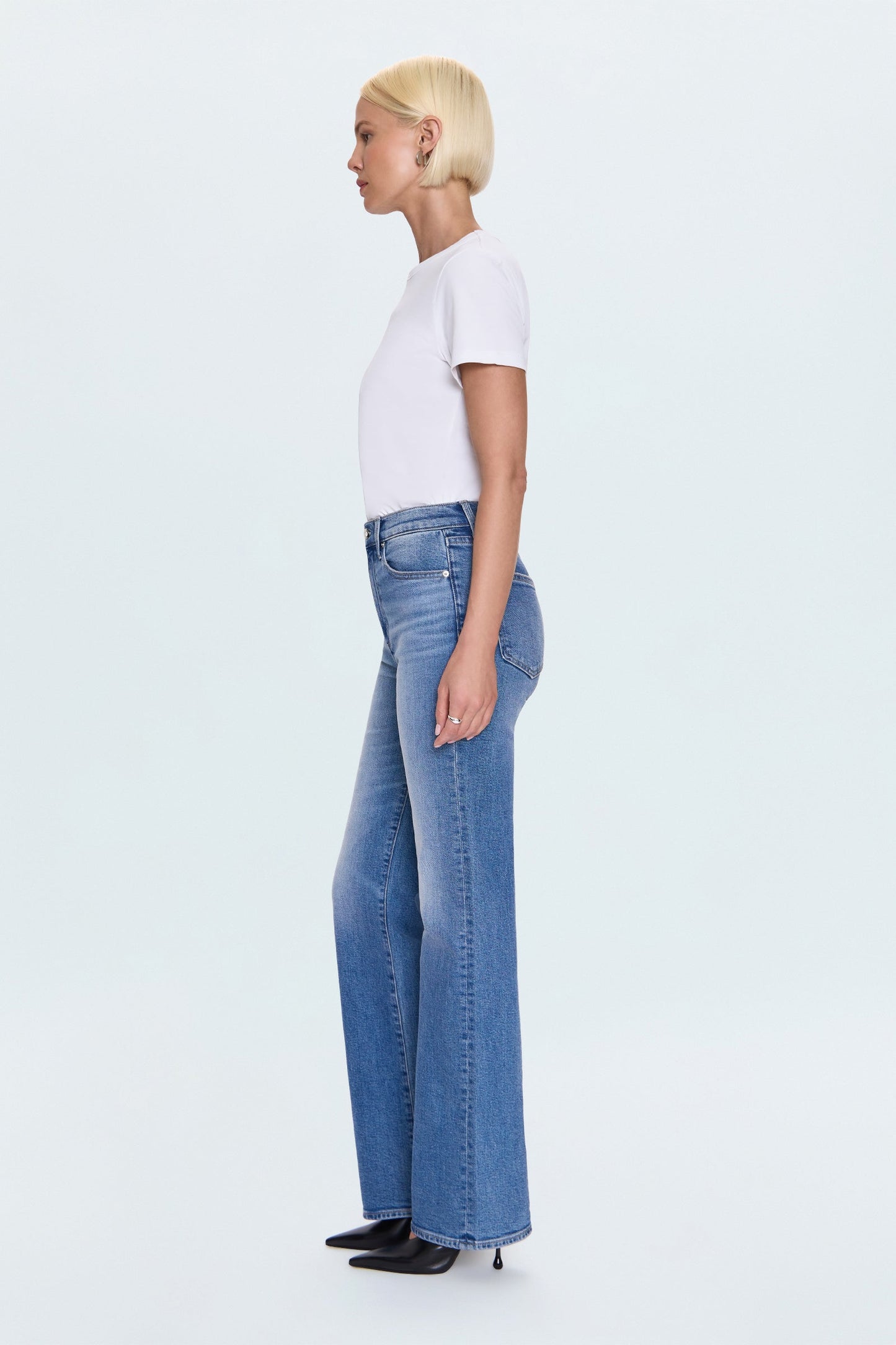 Allostudios – Evie Højtaljede Slim Boot Jeans - Mellemblå