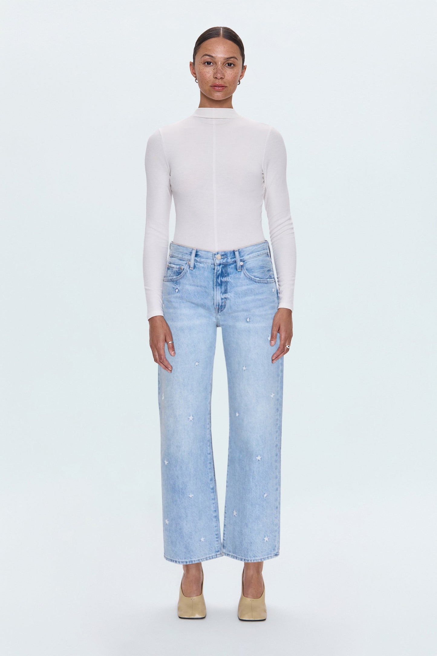Allostudios – Lexi Mid Rise Bowed Straight Jeans - Lys Blå