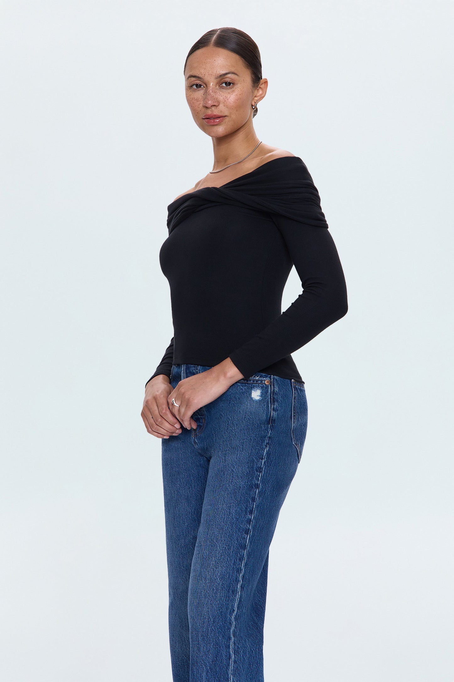 Allostudios – Lyra Off Shoulder Top - Sort