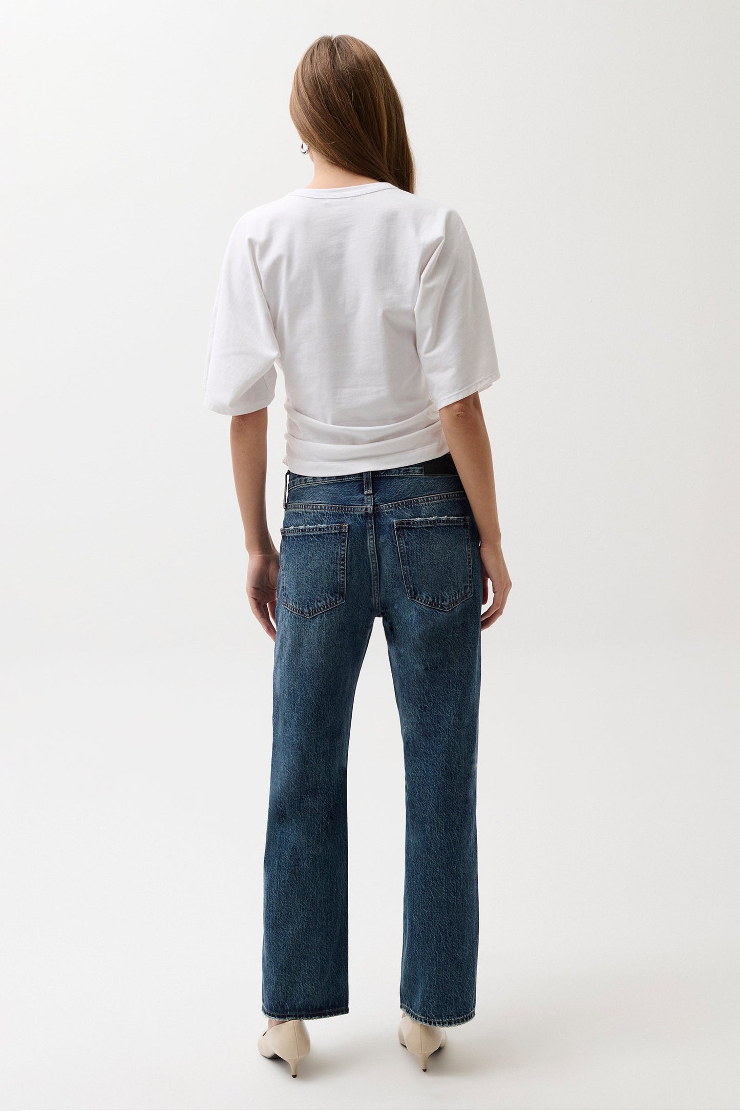 Allostudios – PETITE Lexi Mellemhøjtaljede Bowed Straight Jeans - Indigo Denim