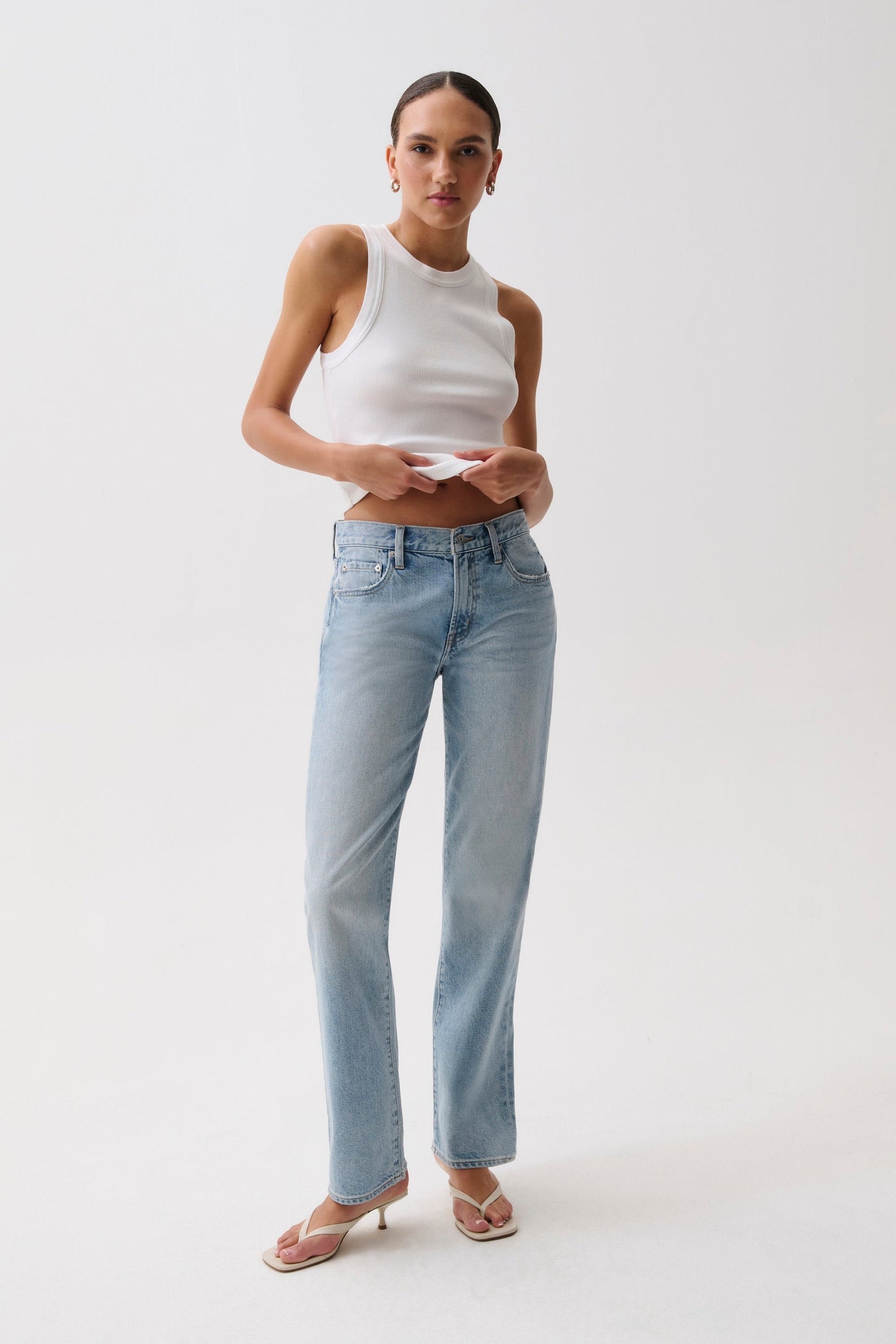 Allostudios – Issa Mellemhøje Relaxed Straight Jeans - Vintage Mellemblå