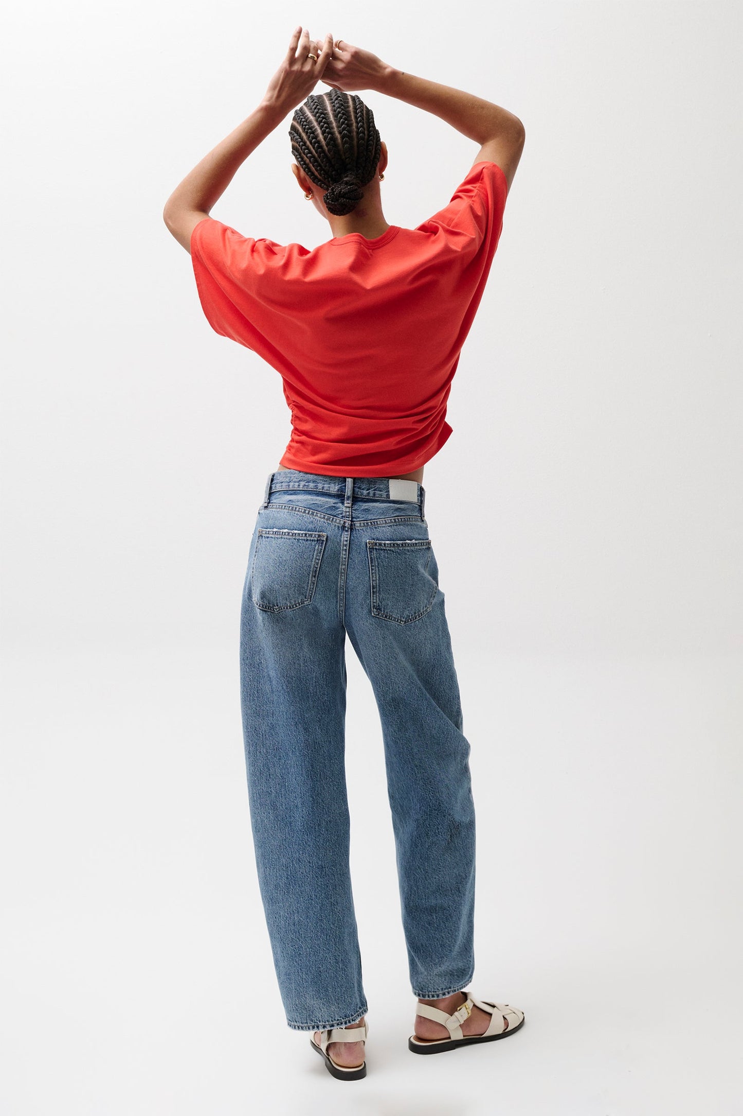 Allostudios – PETITE Wes Højtaljede Barrel Jeans - Medium Blue Wash