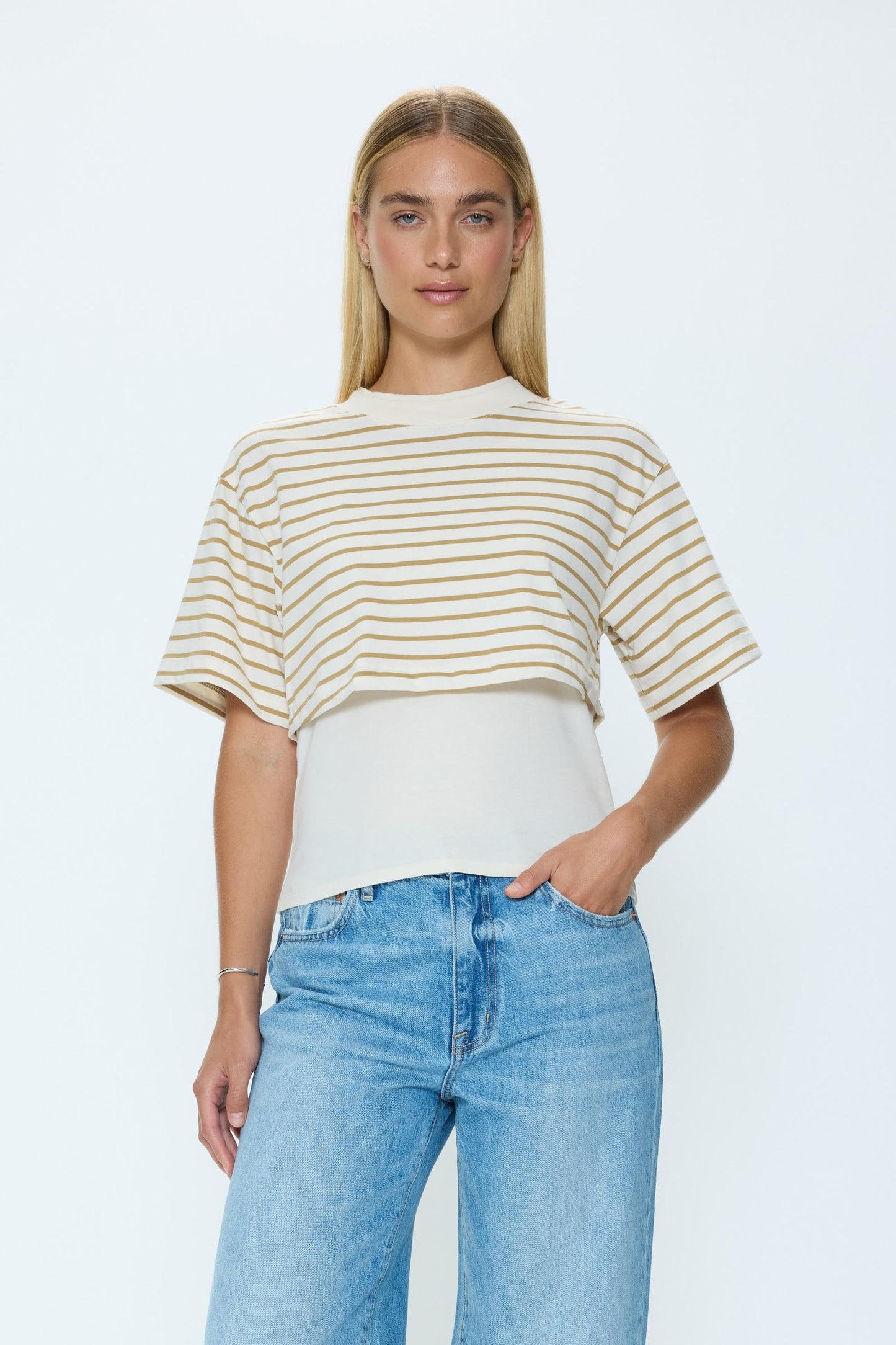 Allostudios – Camryn Boxy T-shirt med Overlay - Beige