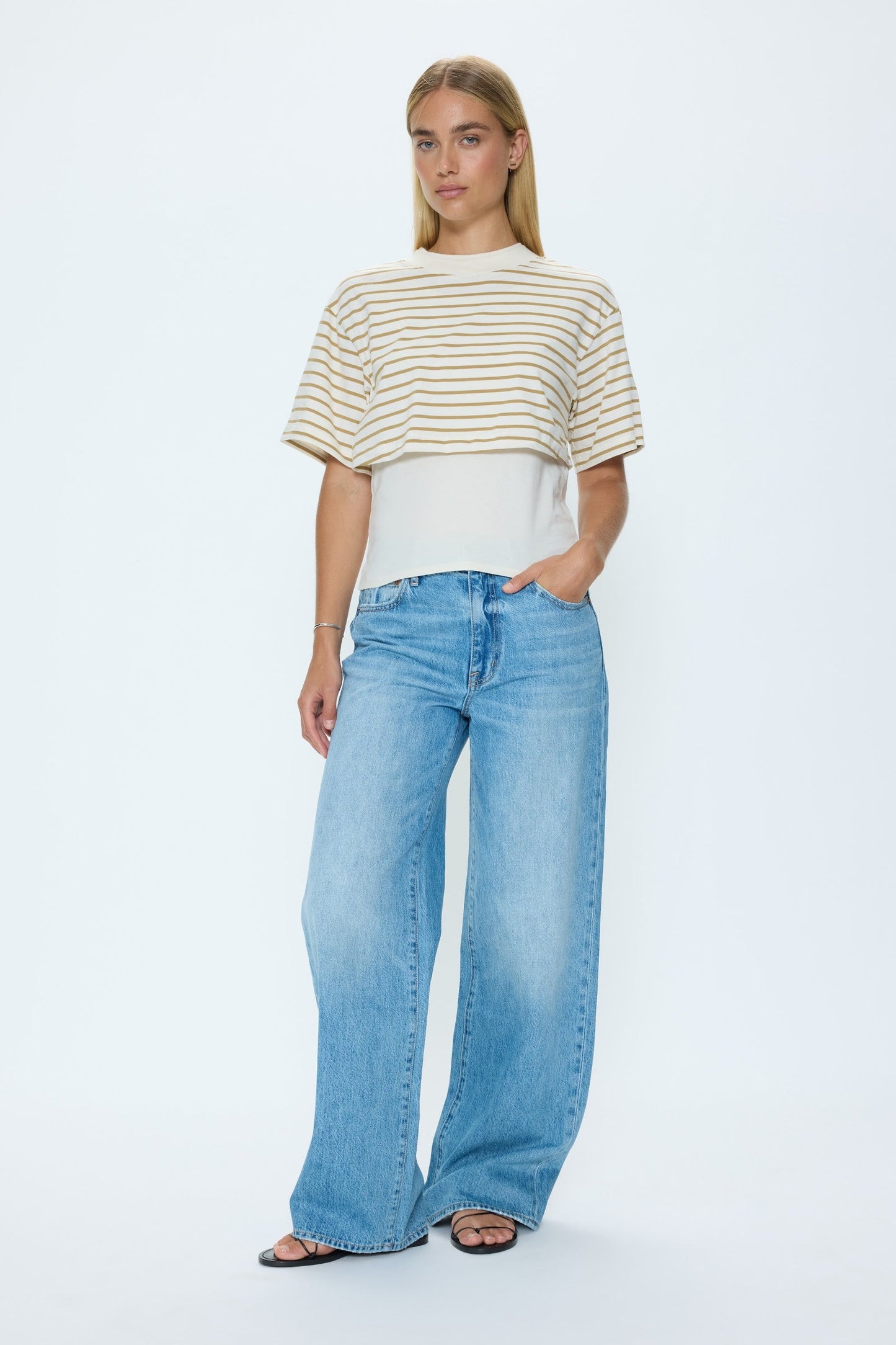 Allostudios – Camryn Boxy T-shirt med Overlay - Beige