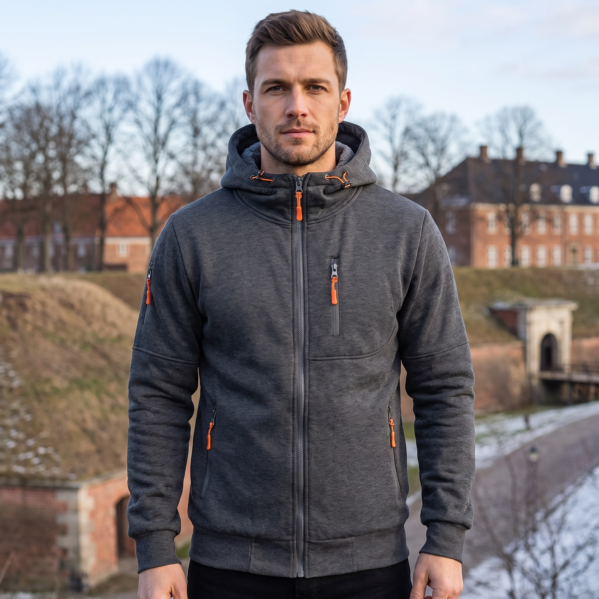 Hoodie Med Lynlås Til Mænd Med Hætte Og Praktiske Lynlåslommer