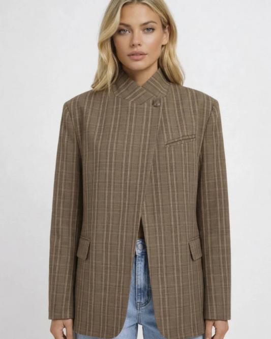 Riley Blazer til kvinder – Oversized ternet blazer med høj krave og asymmetrisk lukning, elegant design- Allostudios
